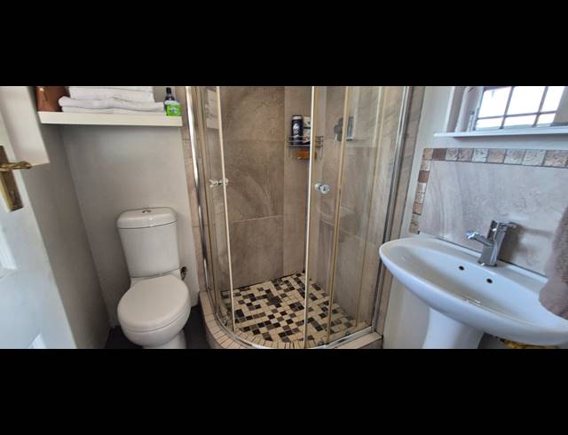 5 BEDROOM HOUSE FOR SALE IN KLEIN DASSENBERG